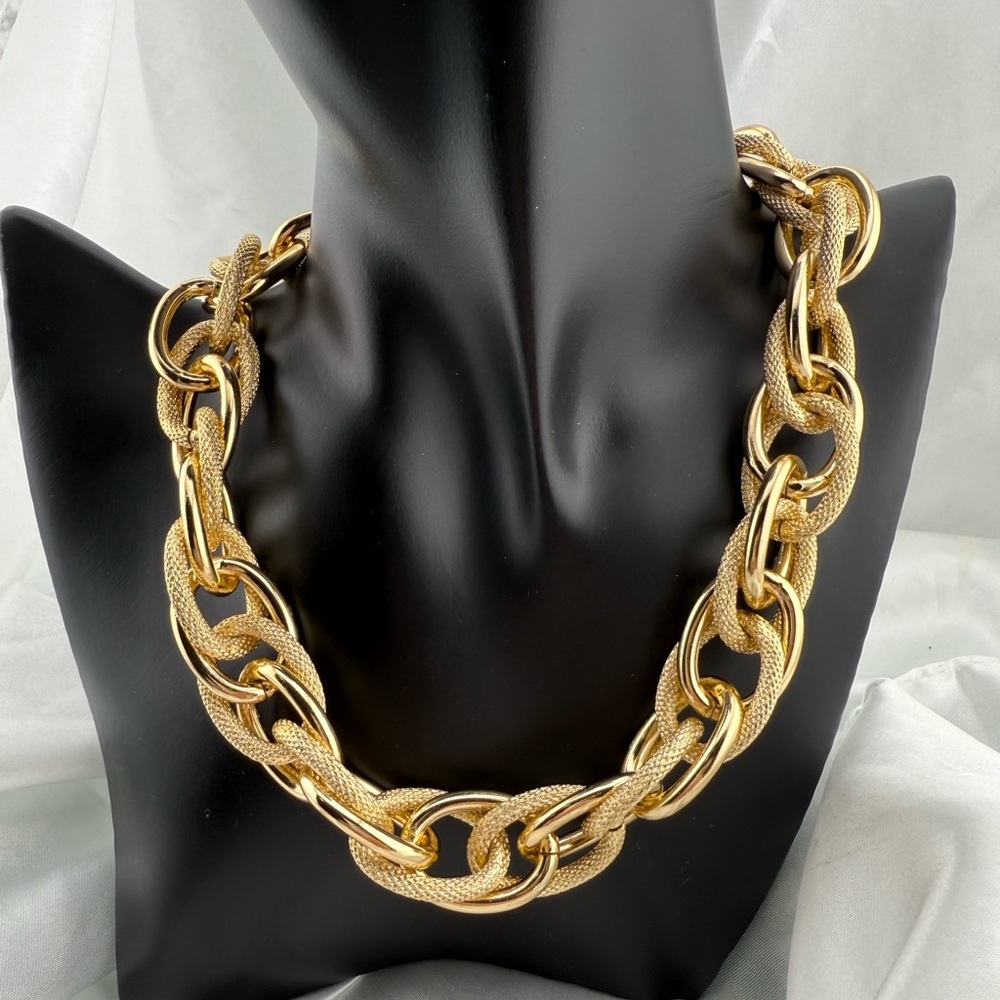 Zara Chunky Gold Link Necklace